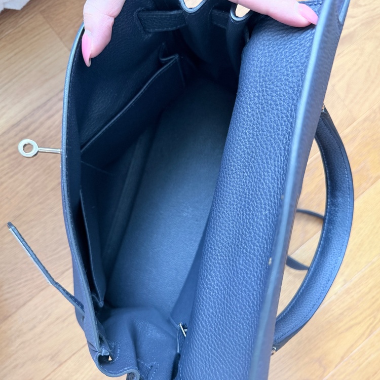 HERMES エルメス ケリー 内縫い ネイビーシルバー金具　28（ブランドバッグ）の商品画像 - 査定依頼日：2026年9月21日 - 最高査定価格：2,000,000円