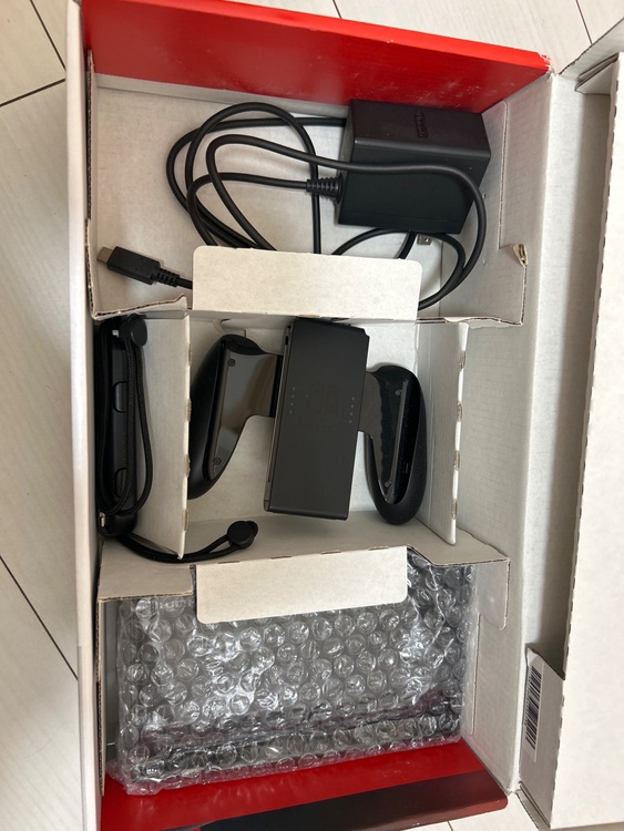 Nintendo Switch（ゲーム機本体・ゲームソフト）の商品画像 - 査定依頼日：2026年3月30日 - 最高査定価格：10,500円