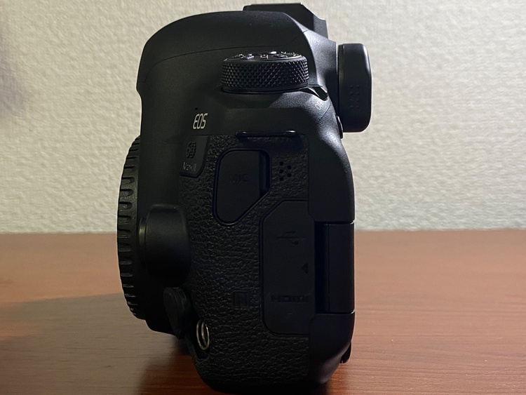 EOS 6D Mark Ⅱ EF 24-70 F4L IS USM kit（カメラ）の商品画像 - 査定依頼日：2026年9月27日 - 最高査定価格：107,000円