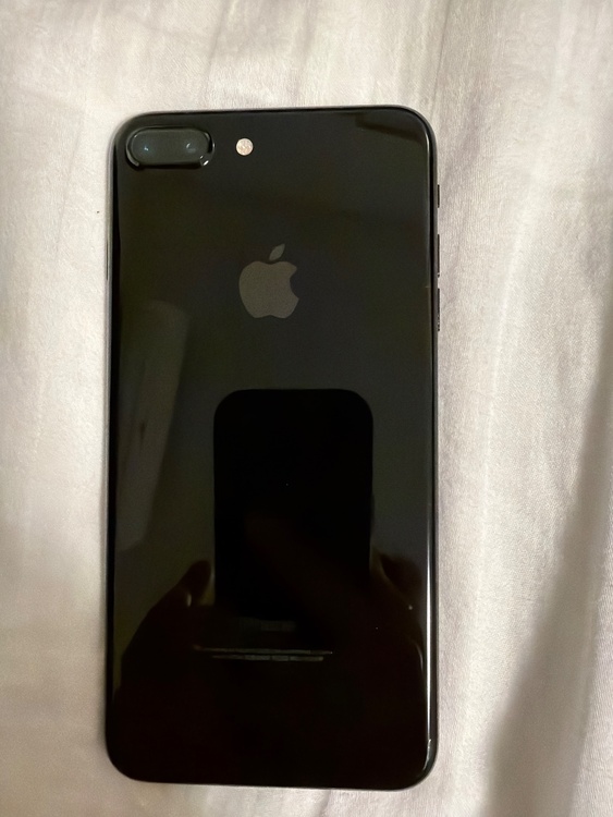 iPhone iPhone7 Plus 256GB au（スマホ）の商品画像 - 査定依頼日：2026年5月23日 - 最高査定価格：4,500円