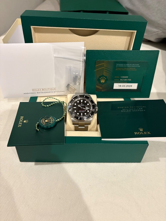 ロレックス シードゥエラー 12660（高級時計）の商品画像 - 査定依頼日：2025年6月17日 - 最高査定価格：1,800,000円