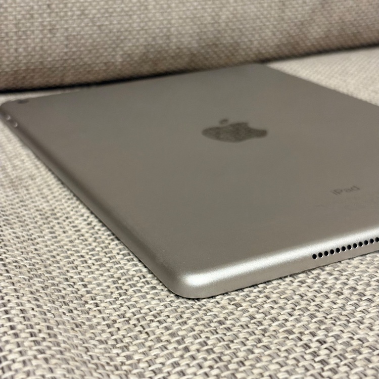 Apple iPad 第6世代　Wi-Fi モデル 128GB（PC・タブレット）の商品画像 - 査定依頼日：2026年2月4日 - 最高査定価格：7,000円