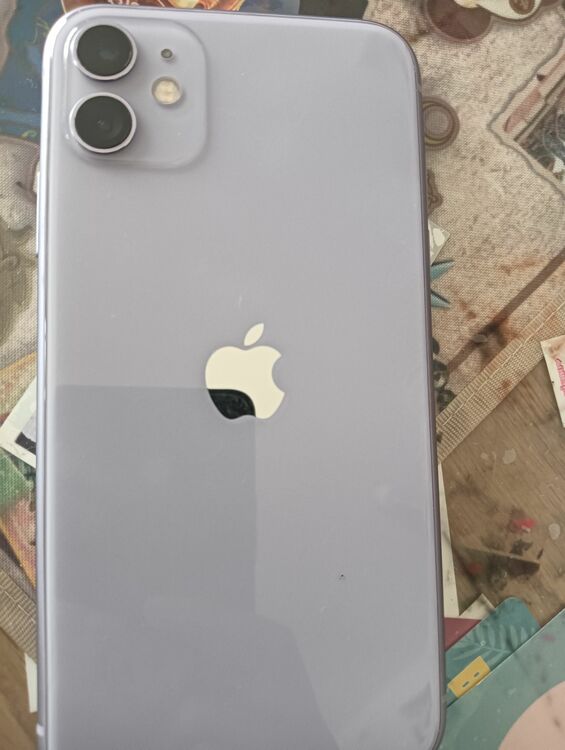 iPhone11 64GB docomo（スマホ）の商品画像 - 査定依頼日：2025年8月20日 - 最高査定価格：15,000円