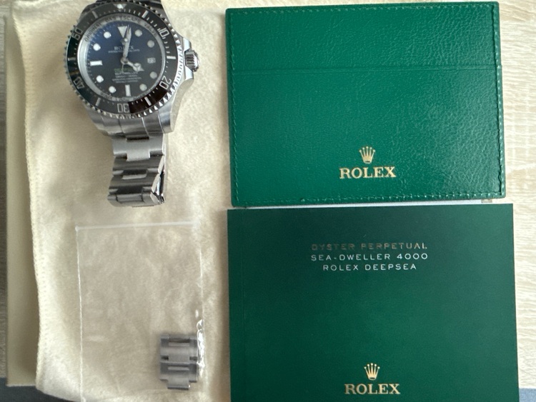 ロレックス シードゥエラー 11666（高級時計）の商品画像 - 査定依頼日：2025年7月1日 - 最高査定価格：1,700,000円