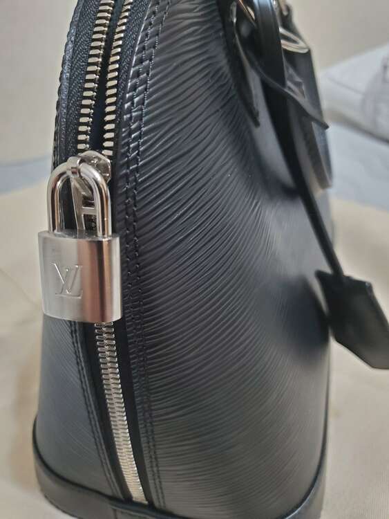 ルイヴィトン エピ （ブランドバッグ）の商品画像 - 査定依頼日：2025年5月31日 - 最高査定価格：65,000円