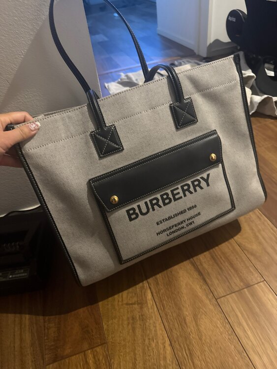 その他 バーバリー （ブランドバッグ）の商品画像 - 査定依頼日：2025年2月10日 - 最高査定価格：24,000円