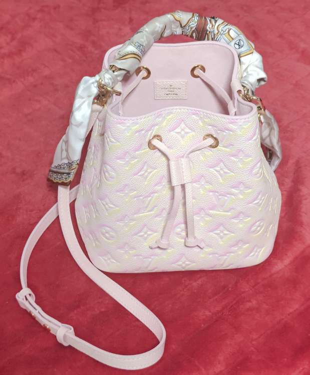 ネオノエBB（ブランドバッグ）の商品画像 - 査定依頼日：2022年10月31日 - 最高査定価格：220,000円