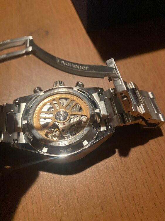 タグホイヤー カレラ CBN201E.BA064（高級時計）の商品画像 - 査定依頼日：2025年2月12日 - 最高査定価格：550,000円