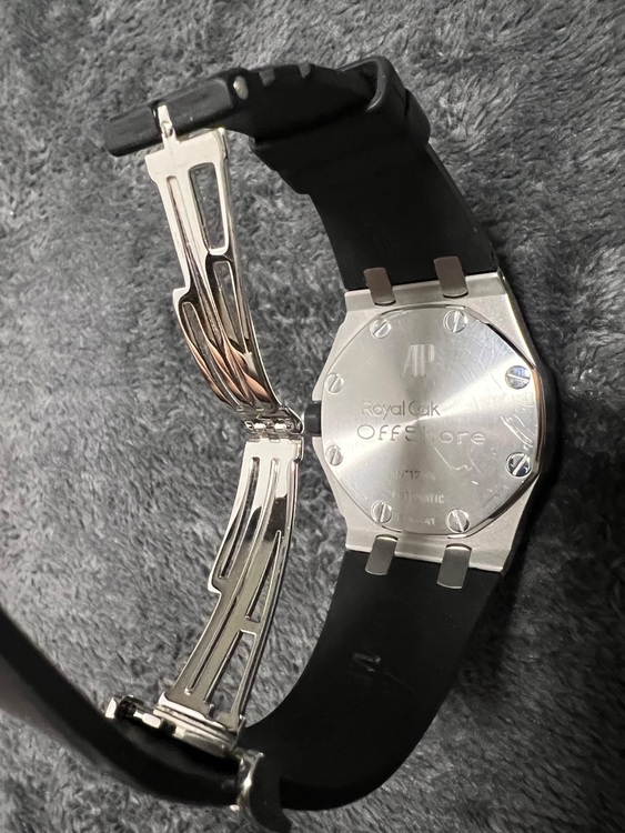 オーデマピゲ ロイヤルオークオフショア 25940SK（高級時計）の商品画像 - 査定依頼日：2025年7月8日 - 最高査定価格：2,450,000円