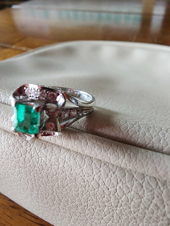 指輪エメラルドダイヤ（宝石）の商品画像 - 査定依頼日：2026年4月15日 - 最高査定価格：150,000円