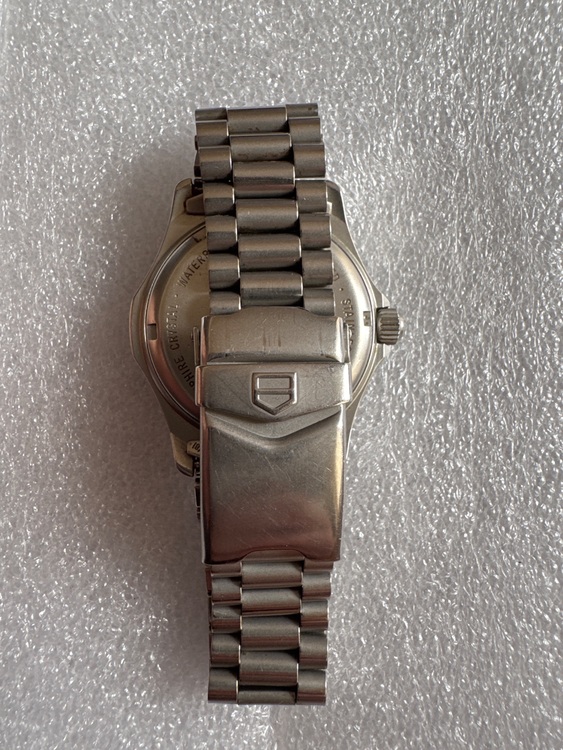 プロフェッショナル200m WE1210-R（高級時計）の商品画像 - 査定依頼日：2025年11月10日 - 最高査定価格：35,000円