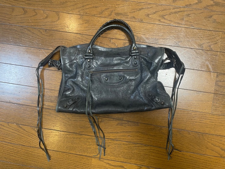 バレンシアガ  （ブランドバッグ）の商品画像 - 査定依頼日：2025年11月15日 - 最高査定価格：120,000円