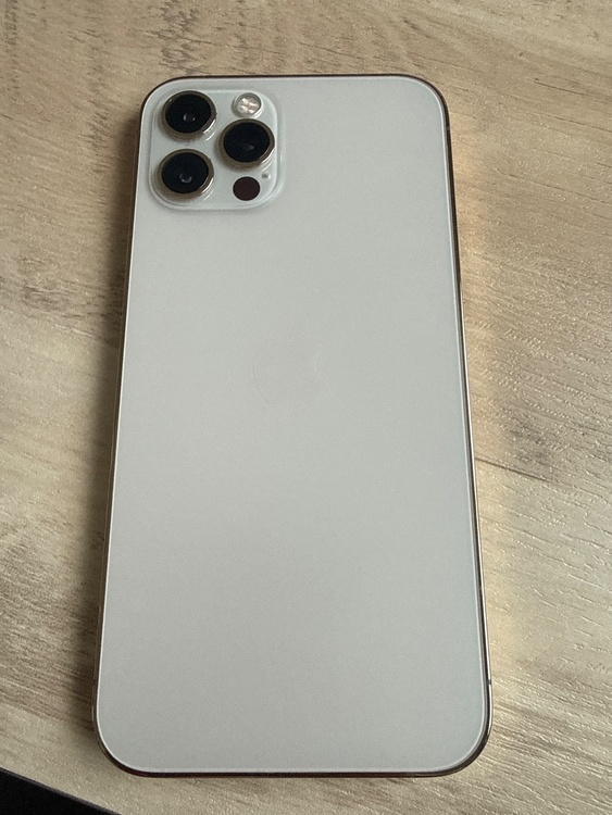 iPhone iPhone 12 Pro 256GB au（スマホ）の商品画像 - 査定依頼日：2026年9月23日 - 最高査定価格：100,000円