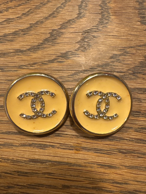 イヤリング（古着・ファッション）の商品画像 - 査定依頼日：2025年11月17日 - 最高査定価格：1,000円