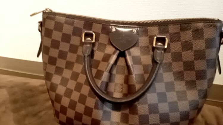 その他 その他 ビィトンバックし（高級時計）の商品画像 - 査定依頼日：2025年9月8日 - 最高査定価格：140,000円