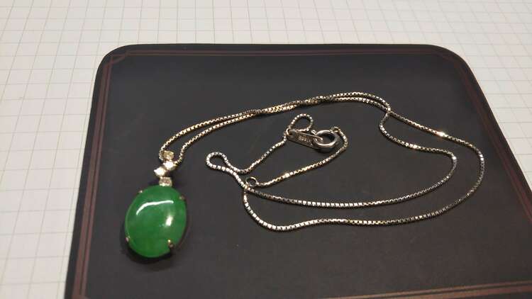 指輪,ヒスイペンダントプラチナチェーン（金・貴金属）の商品画像 - 査定依頼日：2024年1月5日 - 最高査定価格：100,000円