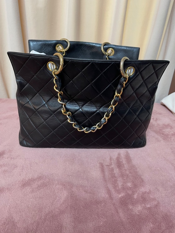 CHANELマトラッセ　GSTトート　黒（ブランドバッグ）の商品画像 - 査定依頼日：2026年4月29日 - 最高査定価格：150,000円