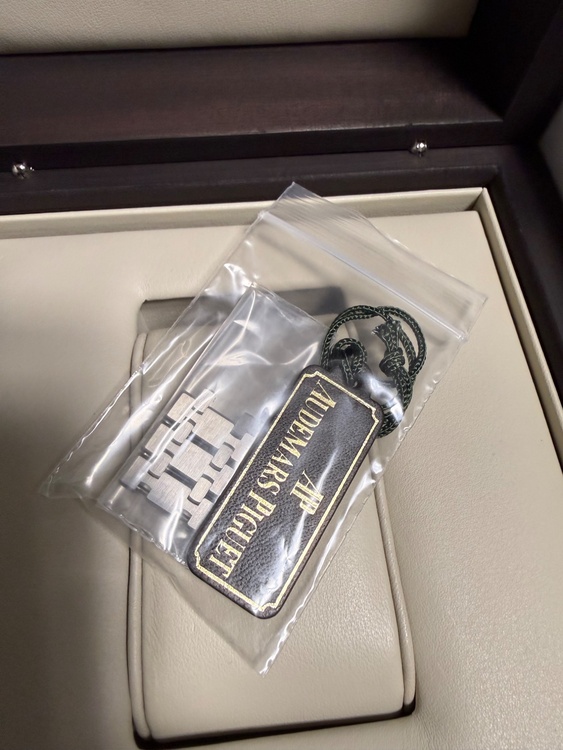 オーデマピゲ ロイヤルオーク 1530（高級時計）の商品画像 - 査定依頼日：2026年4月27日 - 最高査定価格：6,500,000円