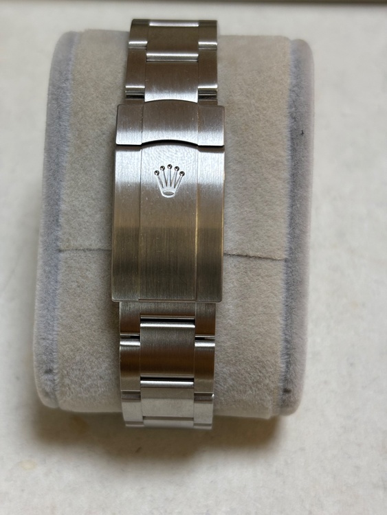 オイスターパーペチュアル41ミリグリーン（高級時計）の商品画像 - 査定依頼日：2025年12月9日 - 最高査定価格：1,270,000円