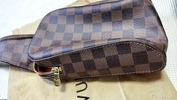 ジェロニモス ボディバッグ（ブランドバッグ）の商品画像 - 査定依頼日：2025年1月11日 - 最高査定価格：60,000円