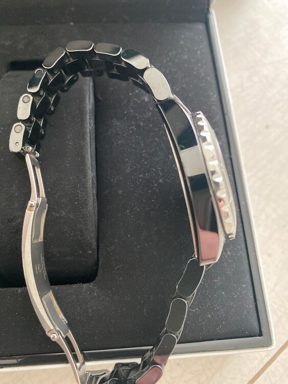 シャネル J12 H162（高級時計）の商品画像 - 査定依頼日：2025年5月21日 - 最高査定価格：350,000円