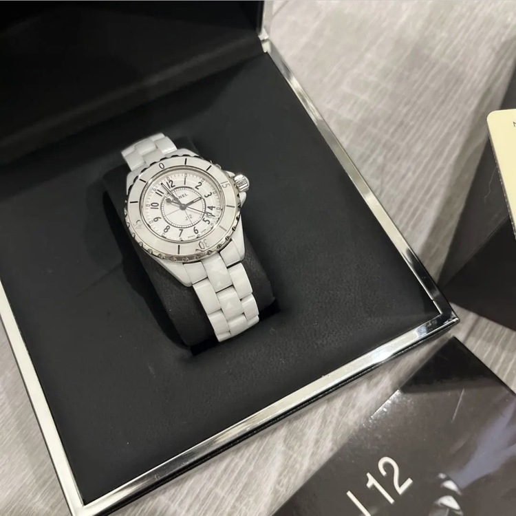 シャネル J12 （高級時計）の商品画像 - 査定依頼日：2025年12月22日 - 最高査定価格：370,000円