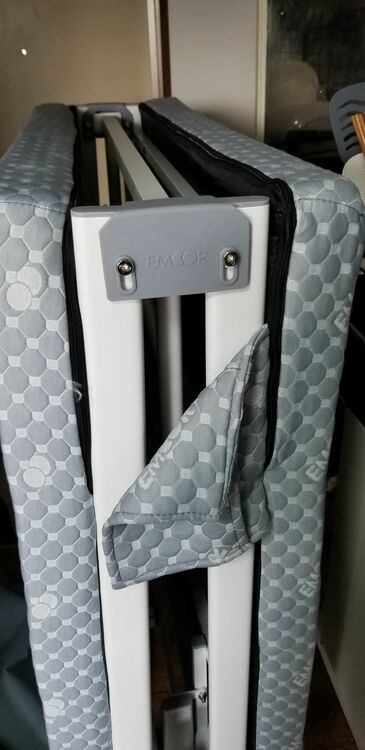 エムール 折り畳みベッド（家具・寝具）の商品画像 - 査定依頼日：2025年11月11日 - 最高査定価格：3,000円