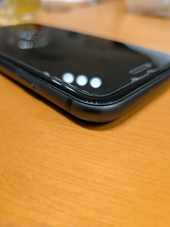 iPhone iPhone8 128GB SIMフリー（スマホ）の商品画像 - 査定依頼日：2026年5月26日 - 最高査定価格：3,000円