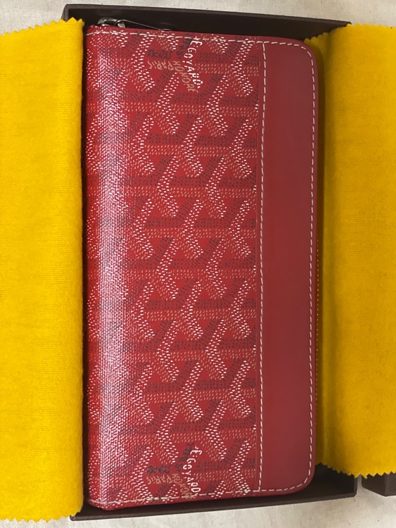 PTE FEUILLEMATIGNONROUGE（ブランド財布・小物）の商品画像 - 査定依頼日：2025年12月17日 - 最高査定価格：25,000円