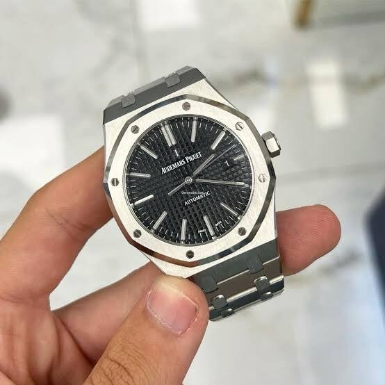 15400ST.OO.1220ST.01（高級時計）の商品画像 - 査定依頼日：2025年5月2日 - 最高査定価格：4,650,000円