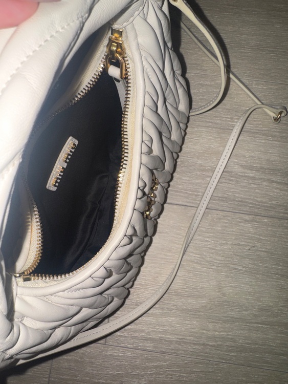 マセラッテ（ブランドバッグ）の商品画像 - 査定依頼日：2025年8月13日 - 最高査定価格：500,000円