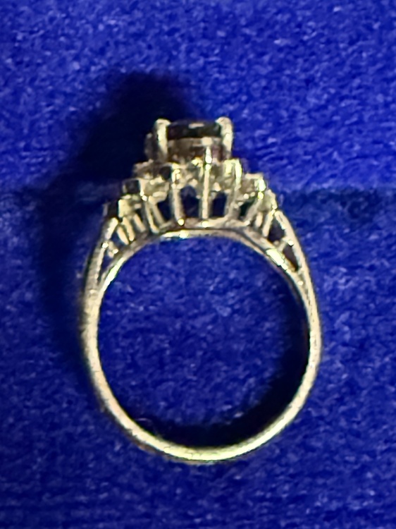 リング(サファイア、ダイヤモンド、プラチナ)保証書無し（宝石）の商品画像 - 査定依頼日：2026年3月8日 - 最高査定価格：150,000円