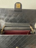 シリアルシール有り マトラッセ シングルフラップ チェーンショルダー クロスボデ（ブランドバッグ）の商品画像 - 査定依頼日：2025年1月25日 - 最高査定価格：100,000円