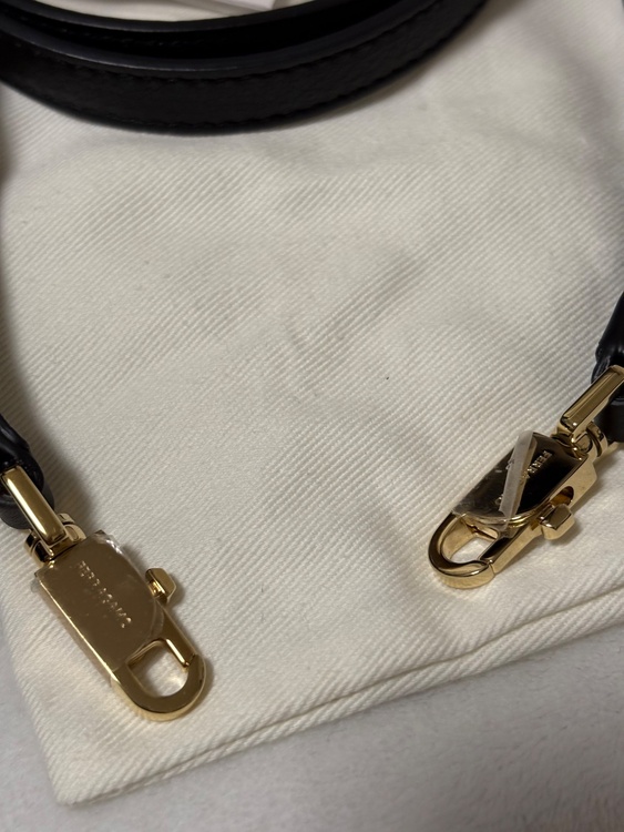 215975 768853（ブランドバッグ）の商品画像 - 査定依頼日：2026年4月6日 - 最高査定価格：115,000円