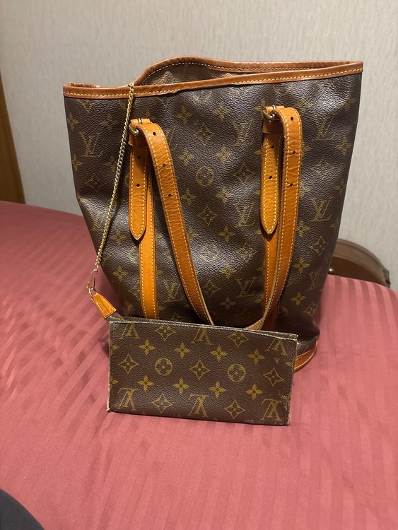 バケット GM ショルダーバッグ バケツ型（ブランドバッグ）の商品画像 - 査定依頼日：2025年12月18日 - 最高査定価格：15,000円