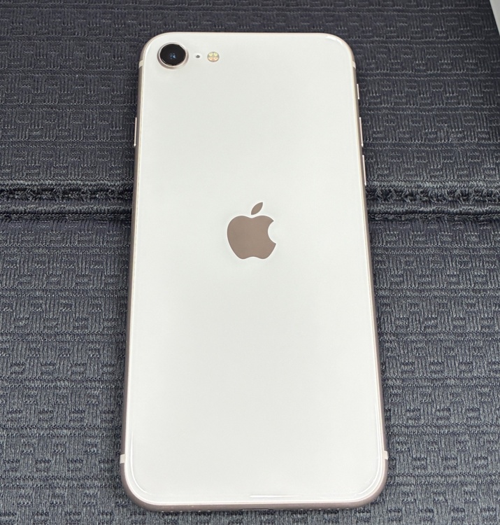 iPhoneSE第3世代64GBスターライト（スマホ）の商品画像 - 査定依頼日：2026年4月17日 - 最高査定価格：20,000円