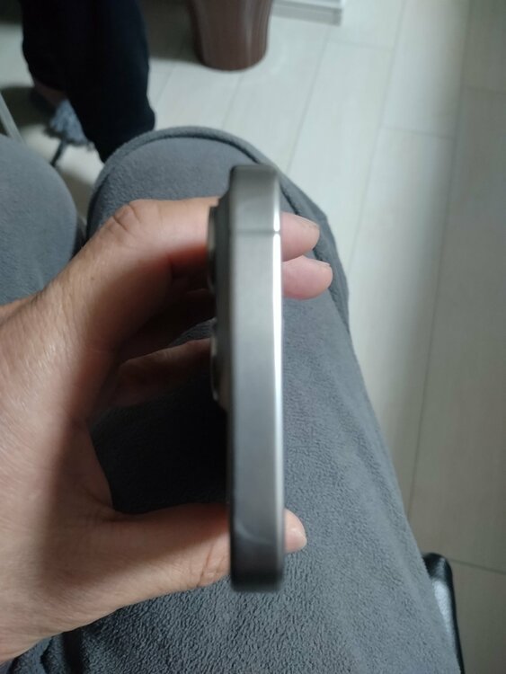 iPhone 15 Pro 128GB SIMフリー（スマホ）の商品画像 - 査定依頼日：2025年12月28日 - 最高査定価格：81,000円