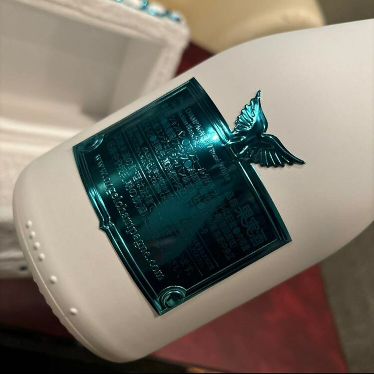 エンジェルシャンパン　ホワイトデーエディション（お酒）の商品画像 - 査定依頼日：2025年3月26日 - 最高査定価格：38,000円