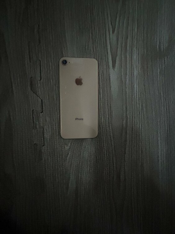 iphone8（スマホ）の商品画像 - 査定依頼日：2026年5月2日 - 最高査定価格：3,500円