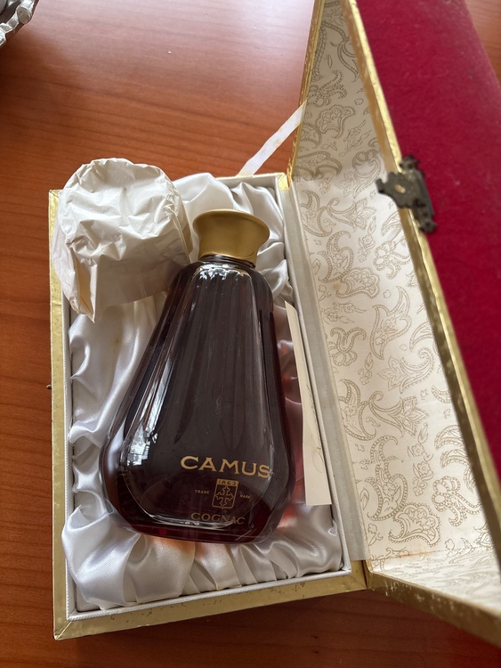 ブランデー カミュ（お酒）の商品画像 - 査定依頼日：2026年10月5日 - 最高査定価格：15,000円