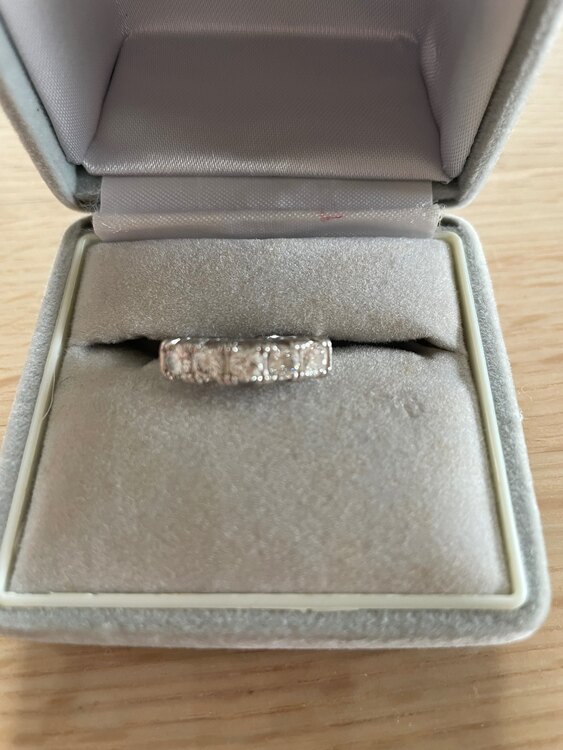 ジュエリー（宝石）の商品画像 - 査定依頼日：2025年2月20日 - 最高査定価格：1,045,000円