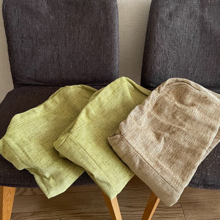 回転式椅子2脚（家具・寝具）の商品画像 - 査定依頼日：2025年10月27日 - 最高査定価格：3,000円