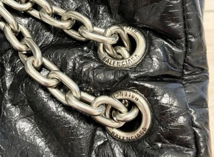バレンシアガ  （ブランドバッグ）の商品画像 - 査定依頼日：2025年12月21日 - 最高査定価格：150,000円