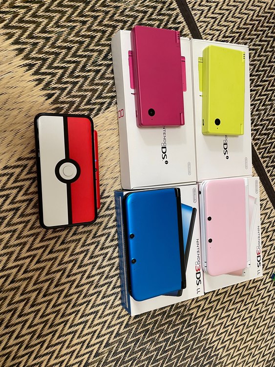 Wii u本体、ボード、ソフト10点、リモコン4点その他7点、DS本体５点、（ゲーム機本体・ゲームソフト）の商品画像 - 査定依頼日：2022年11月5日 - 最高査定価格：30,000円