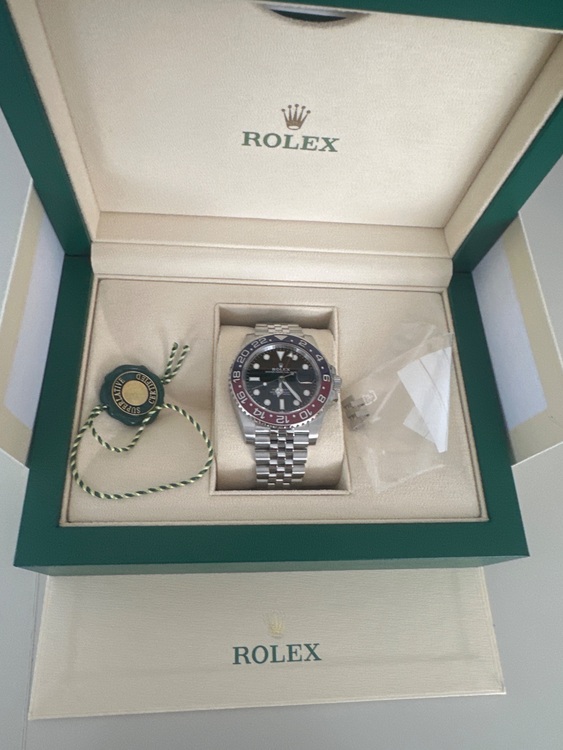 GMTマスター2（高級時計）の商品画像 - 査定依頼日：2025年9月16日 - 最高査定価格：3,250,000円