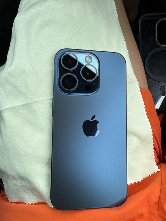 iPhone iPhone 15 Pro 128GB SIMフリー（スマホ）の商品画像 - 査定依頼日：2026年6月9日 - 最高査定価格：74,000円