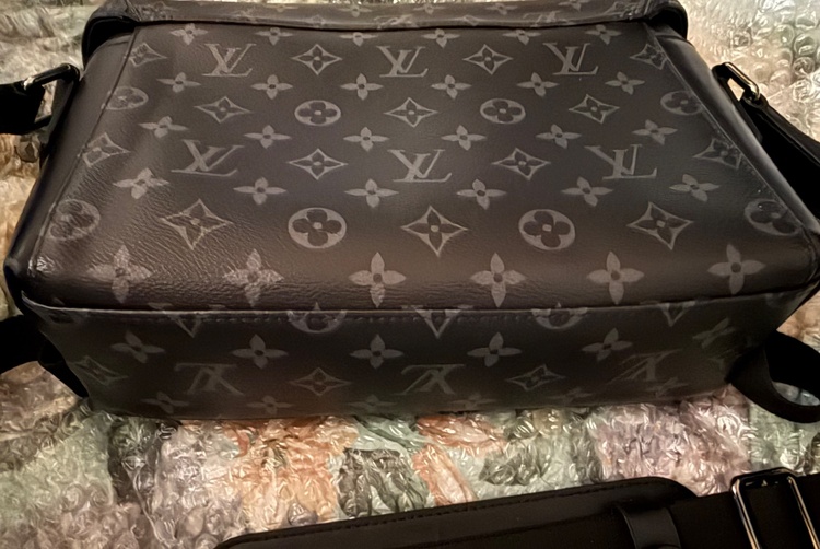 メッセンジャー・ヴォワヤージュ（ブランドバッグ）の商品画像 - 査定依頼日：2025年12月12日 - 最高査定価格：80,000円