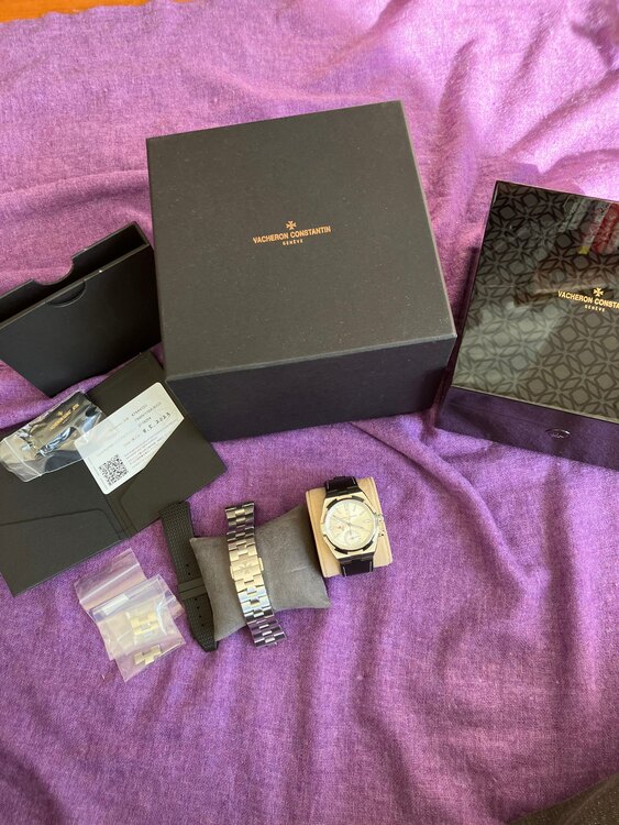 ヴァシュロン コンスタンタン オーヴァーシーズ ☆ヴァシュロンコンスタンタン/オーヴァーシーズ　デュアルタイム Ref.7900V/110A-B333 フルセット(2023年8月) （高級時計）の商品画像 - 査定依頼日：2025年5月1日 - 最高査定価格：3,000,000円