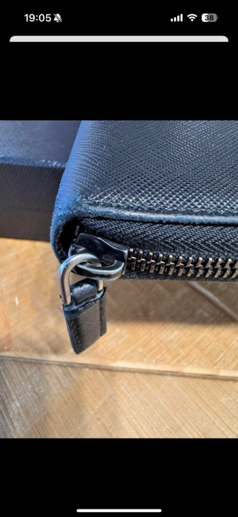 プラダ  （ブランドバッグ）の商品画像 - 査定依頼日：2025年4月24日 - 最高査定価格：6,000円