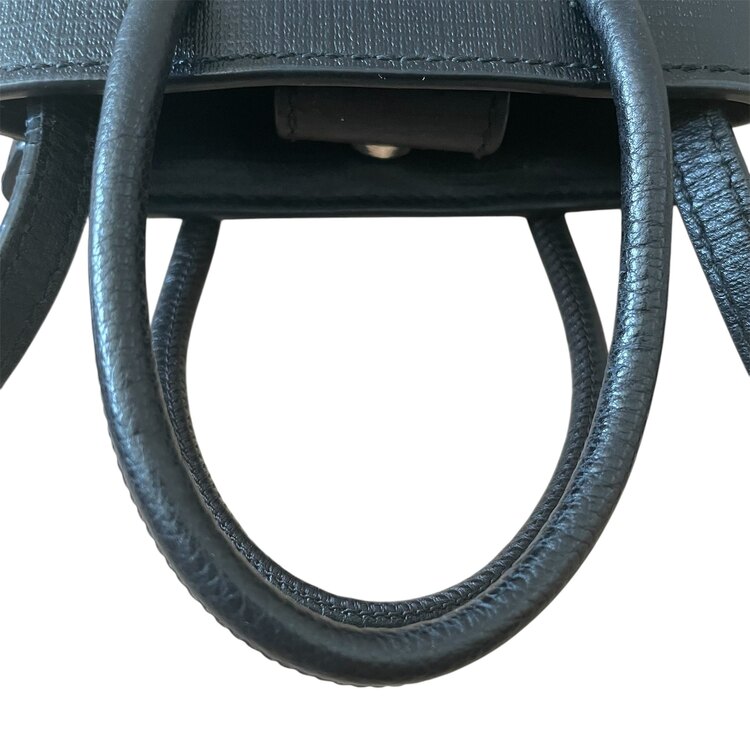 フォンホルダー（ブランドバッグ）の商品画像 - 査定依頼日：2025年2月4日 - 最高査定価格：40,000円